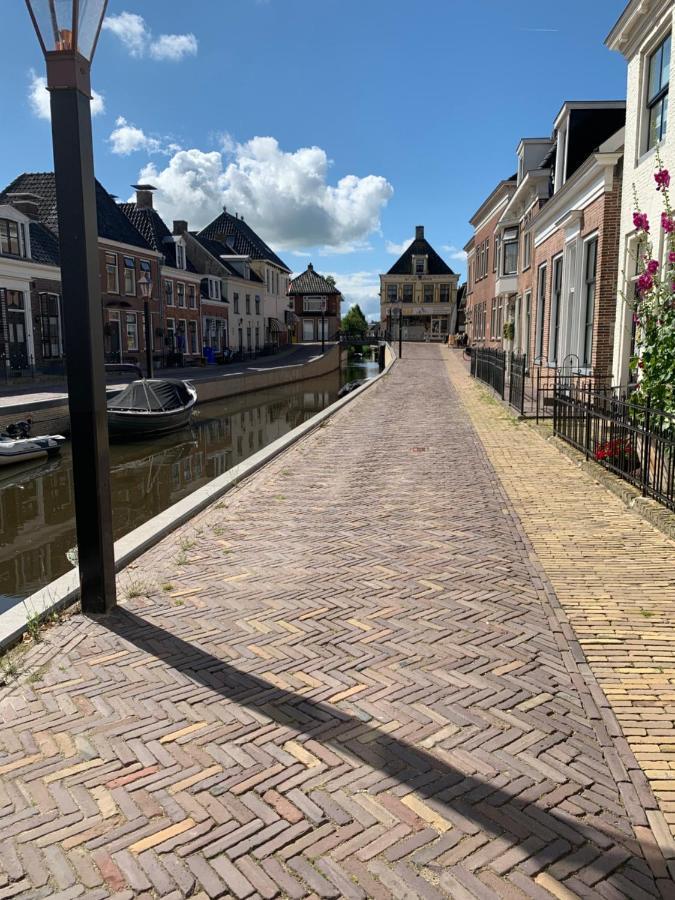 B&B Het Herenhuys Aan De Historische Gracht Van Kollum Extérieur photo