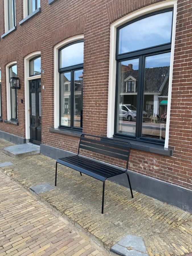 B&B Het Herenhuys Aan De Historische Gracht Van Kollum Extérieur photo