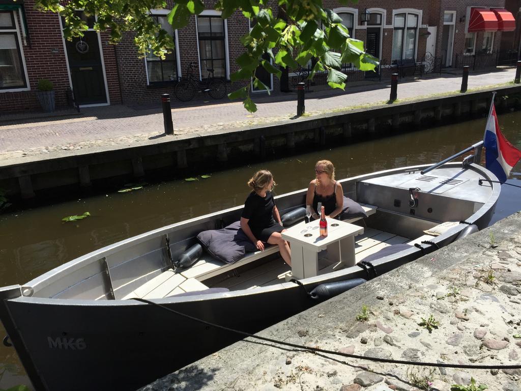 B&B Het Herenhuys Aan De Historische Gracht Van Kollum Extérieur photo