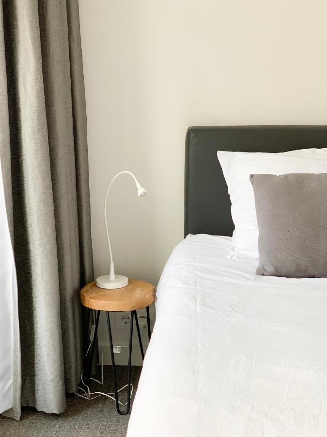 B&B Het Herenhuys Aan De Historische Gracht Van Kollum Extérieur photo